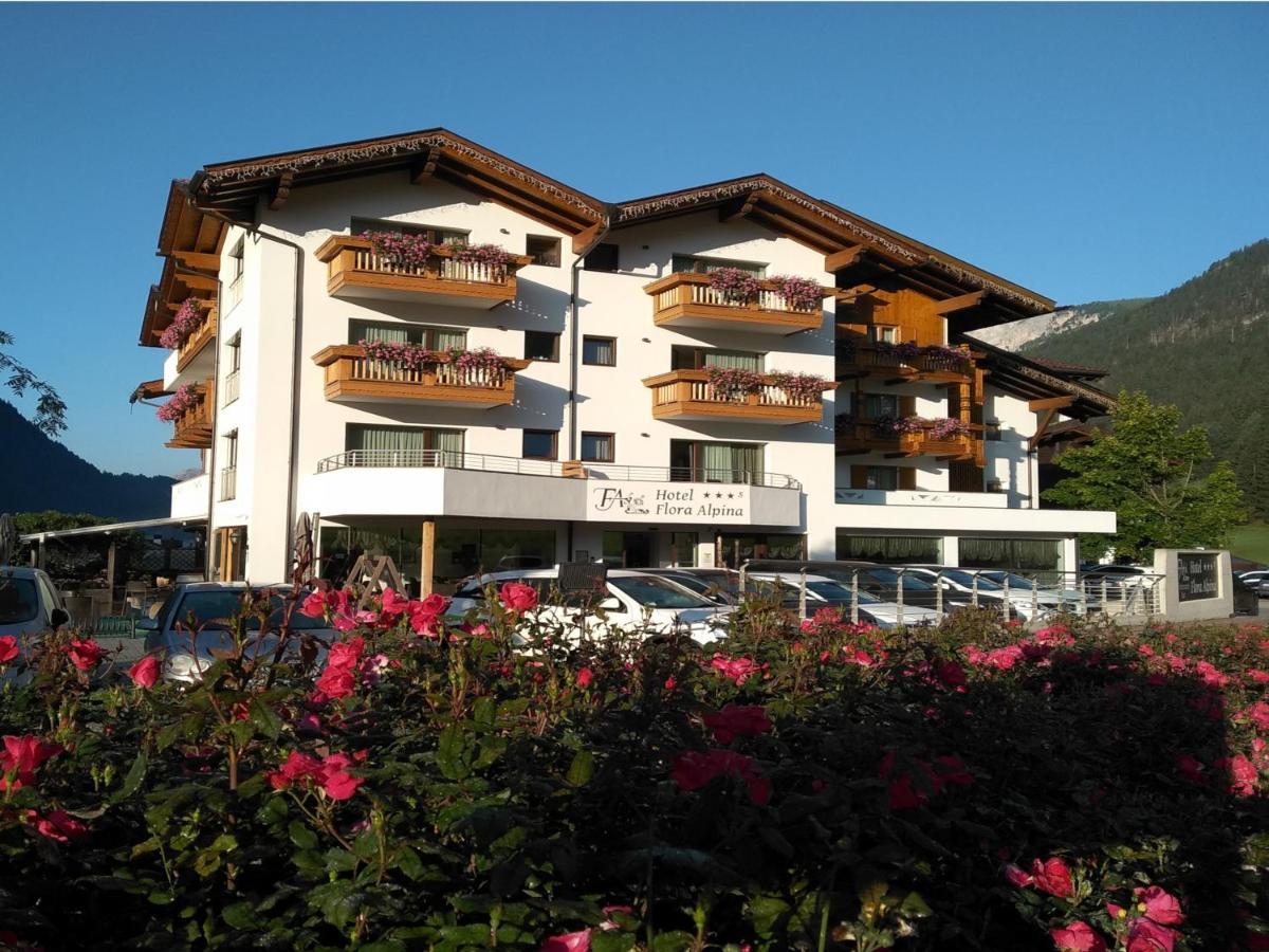 Hotel Flora Alpina Campitello di Fassa Ngoại thất bức ảnh