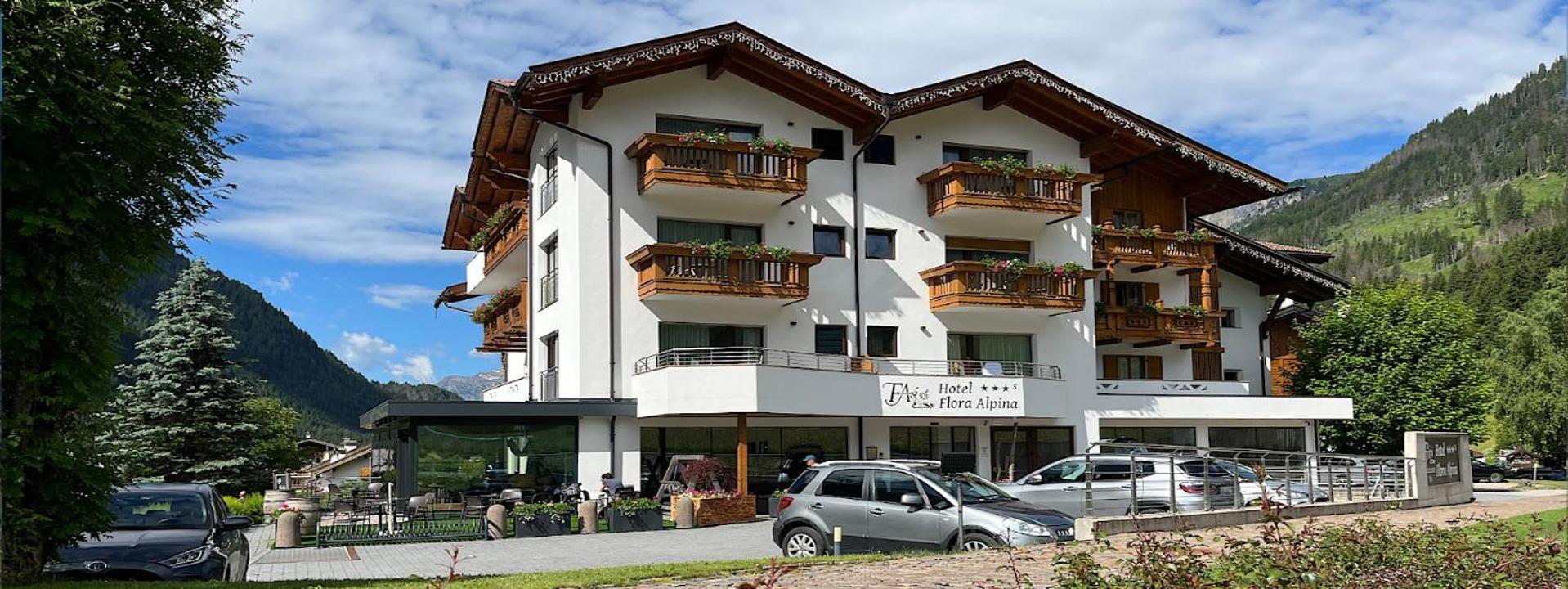 Hotel Flora Alpina Campitello di Fassa Ngoại thất bức ảnh