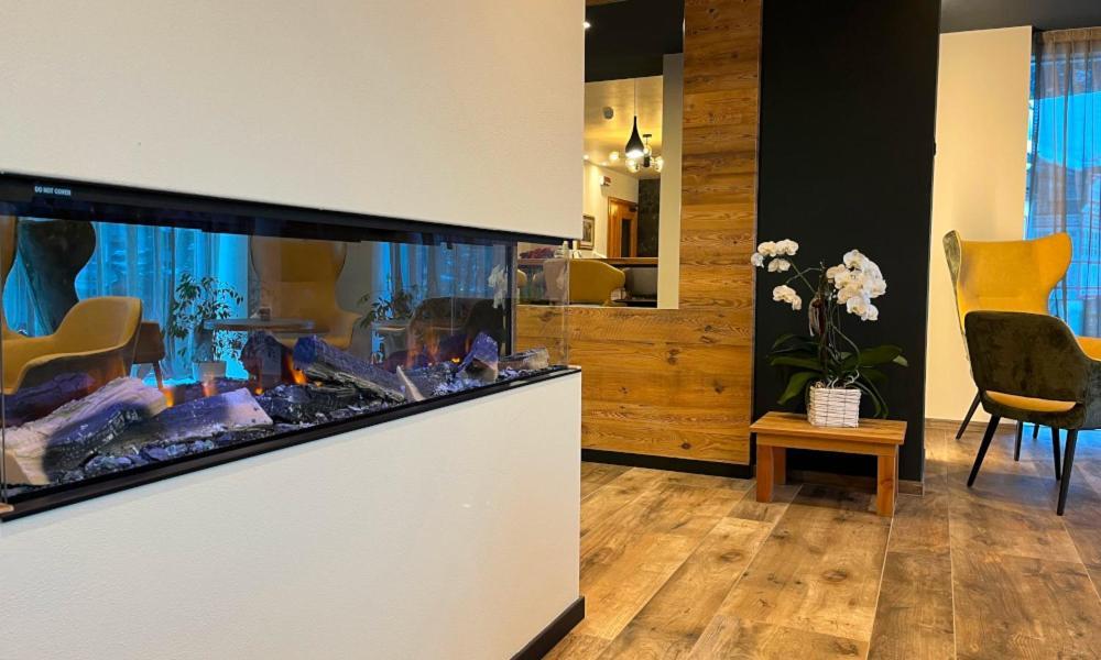 Hotel Flora Alpina Campitello di Fassa Ngoại thất bức ảnh